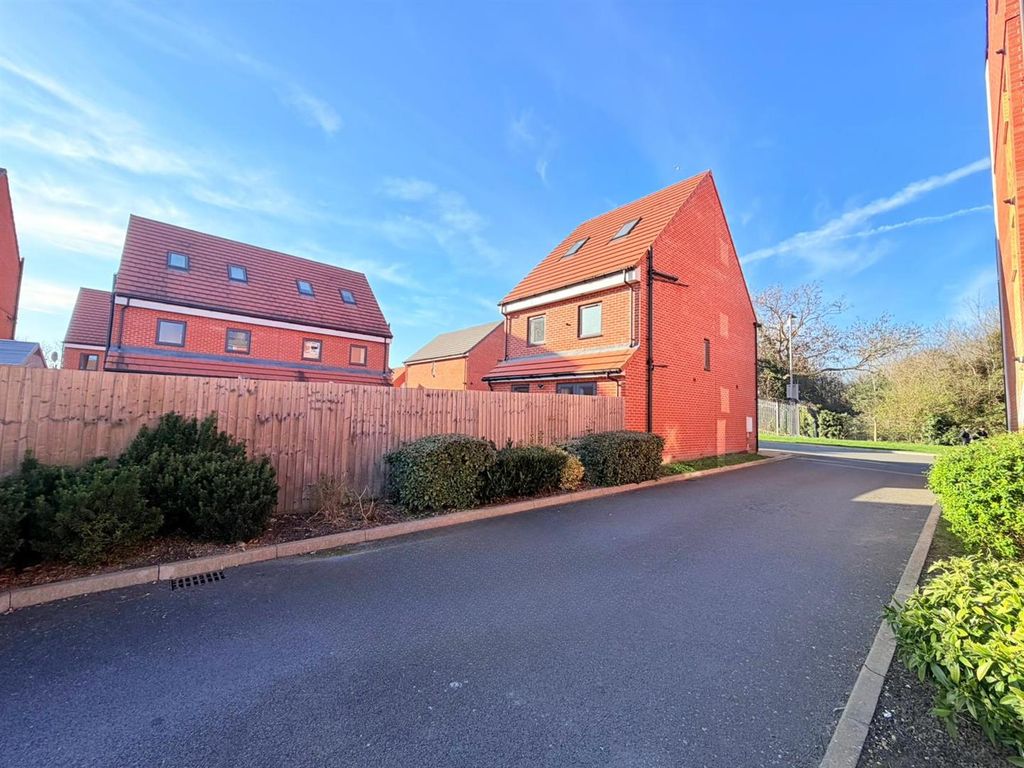 Property photo 2 of 18 Side Shot.Jpeg