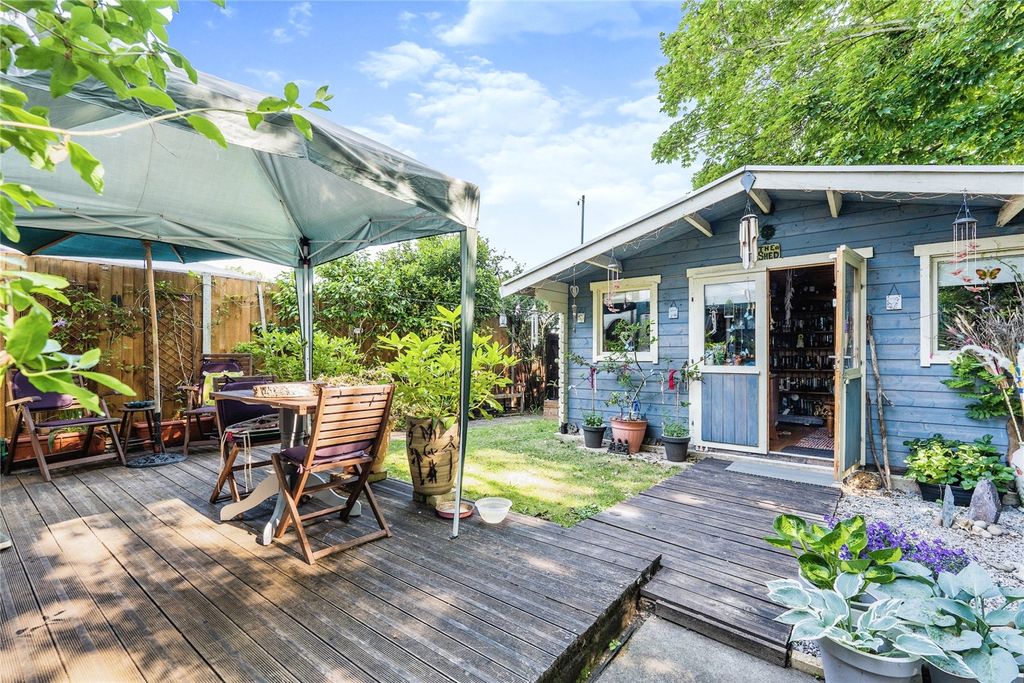 Property photo 2 of 15 Garden