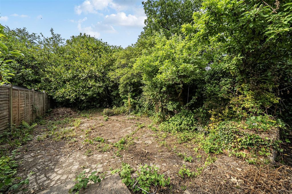 Property photo 2 of 13 Garden.Jpg