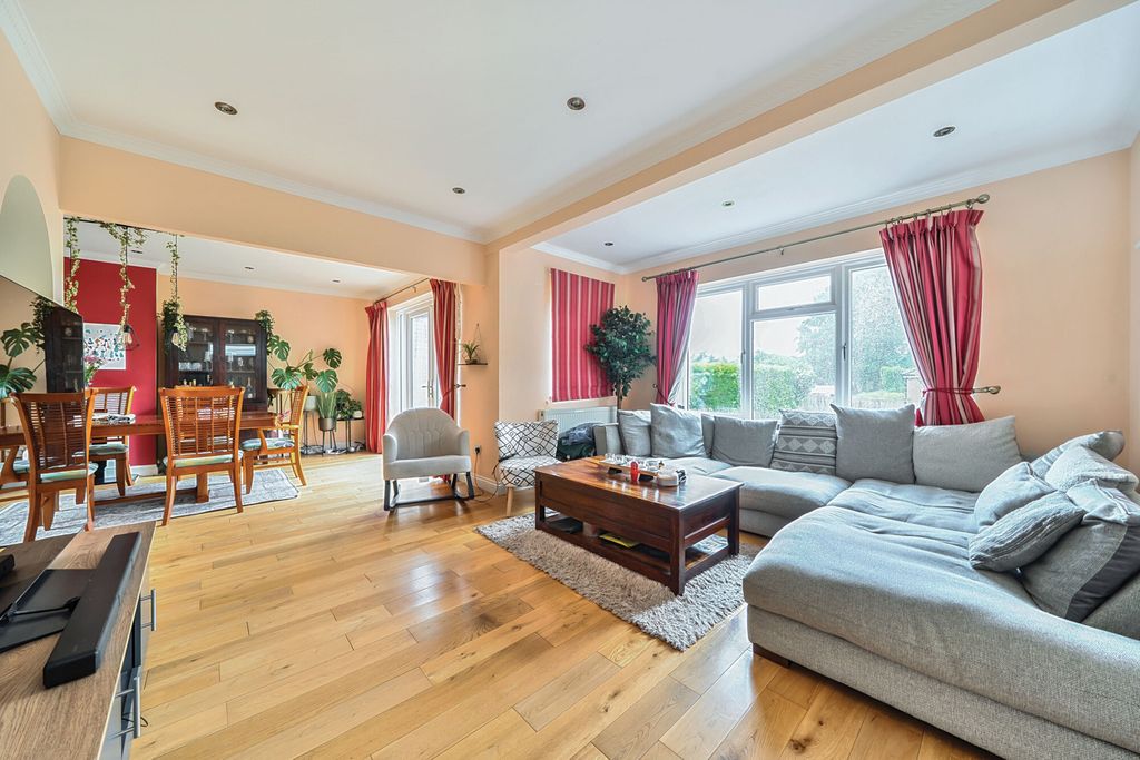Property photo 2 of 22 1298670-17-6835d3...
