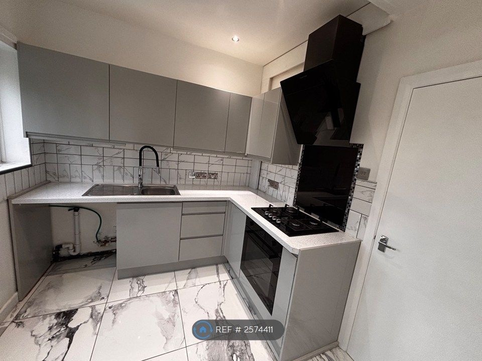 Property photo 2 of 16 Kitchen