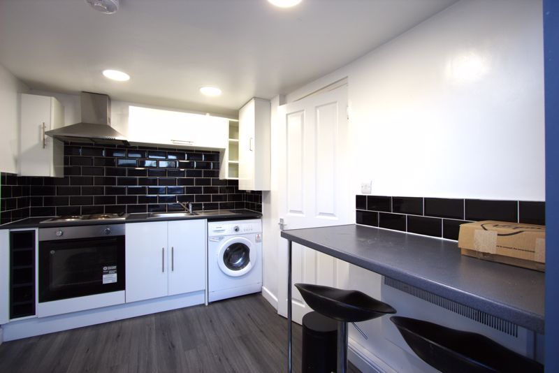 Property photo 1 of 7 Photo 2