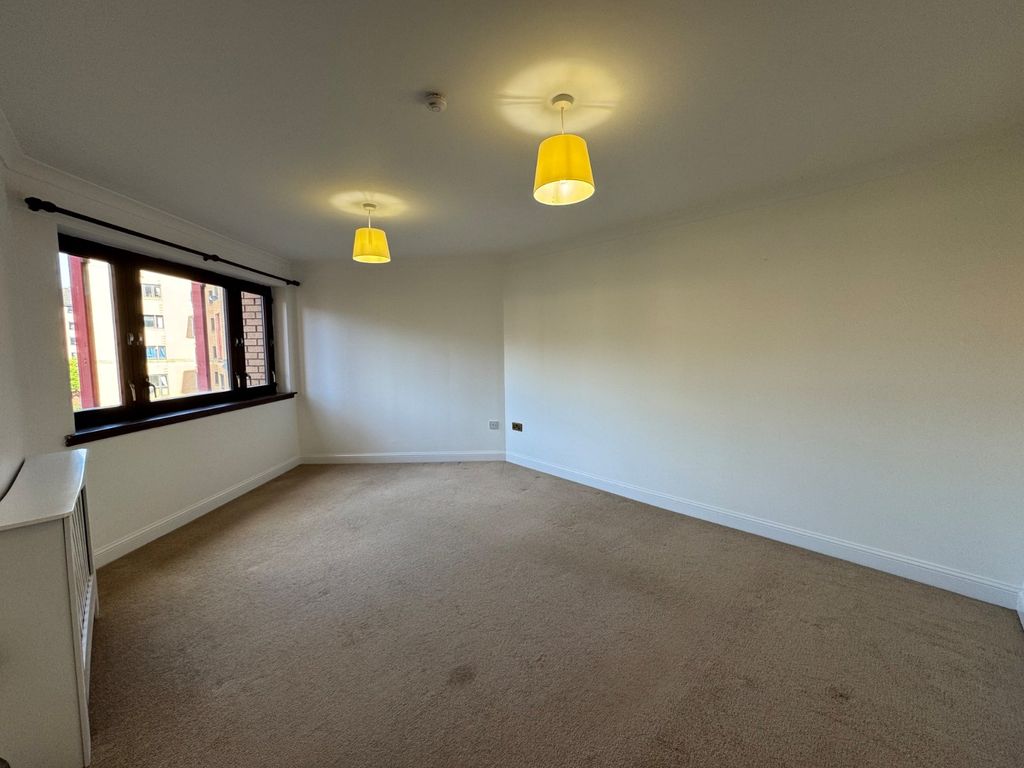 Property photo 2 of 14 Picture No. 18