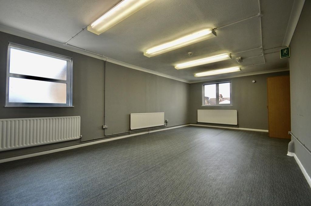 Property photo 1 of 4 Office