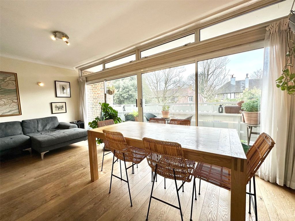 Property photo 3 of 11 Picture No. 11