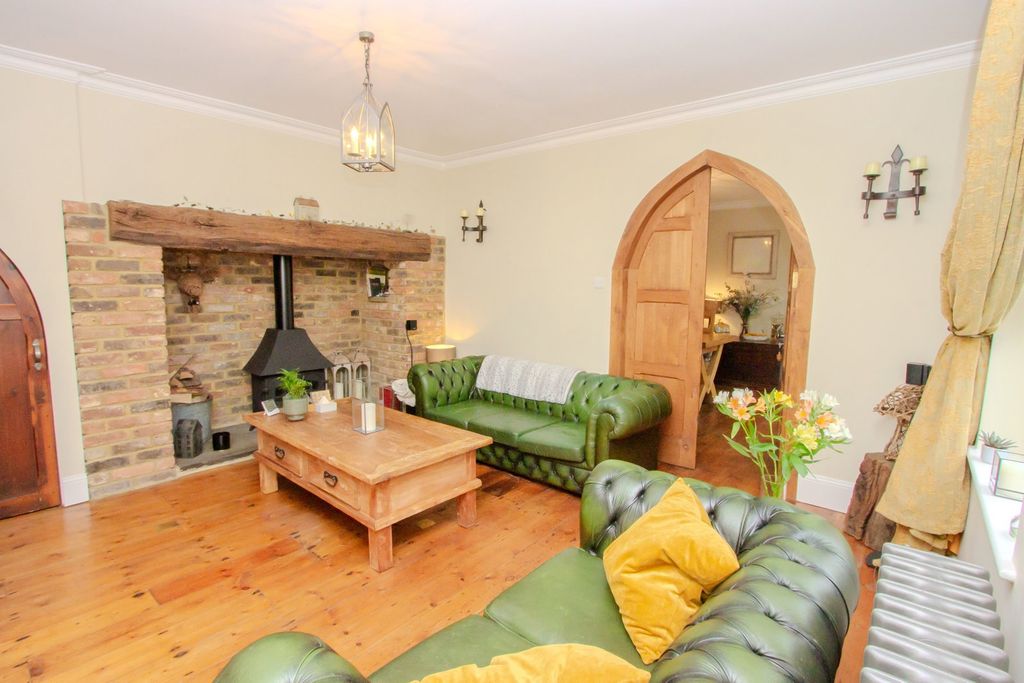 Property photo 2 of 9
