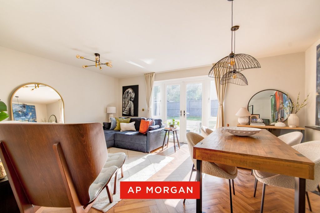 Property photo 2 of 24 Picture No. 15