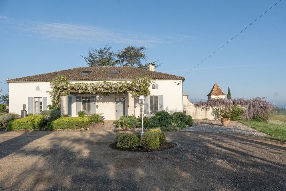 Property photo 2 of 22