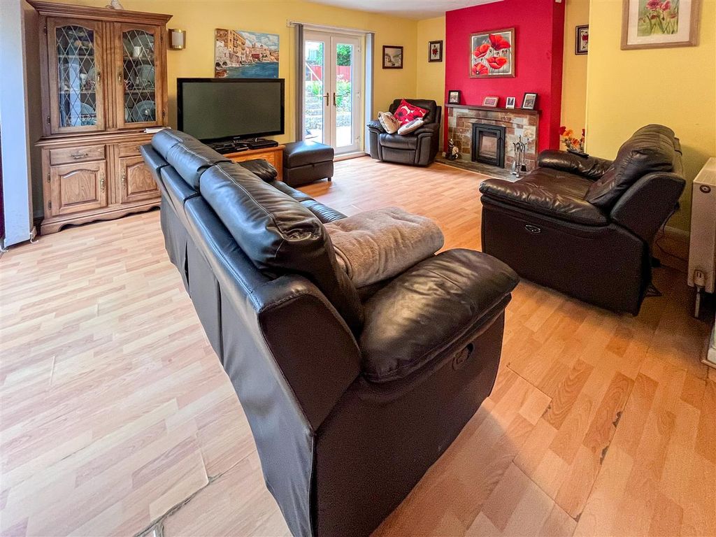 Property photo 2 of 24