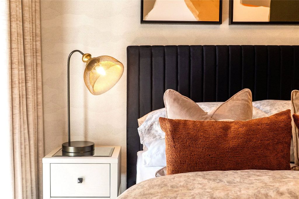 Property photo 2 of 23 Bedroom