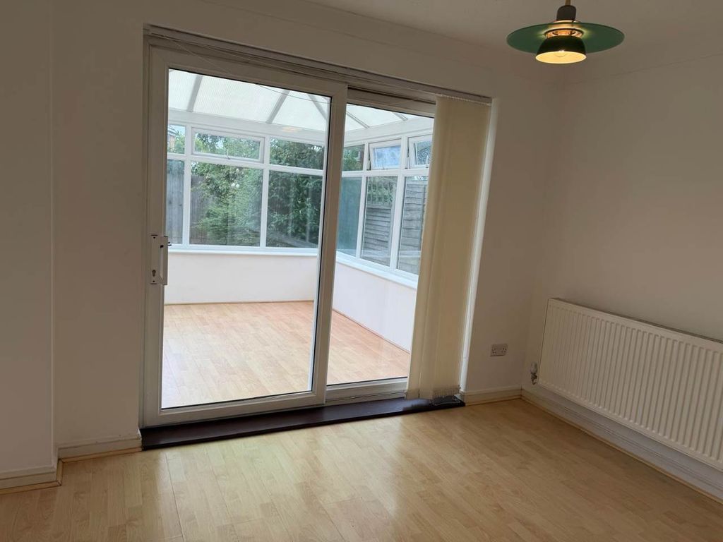 Property photo 3 of 13 Sutton Close 4 Dining Room