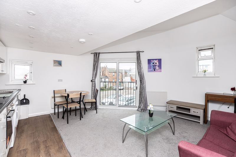 Property photo 1 of 9 Photo 7