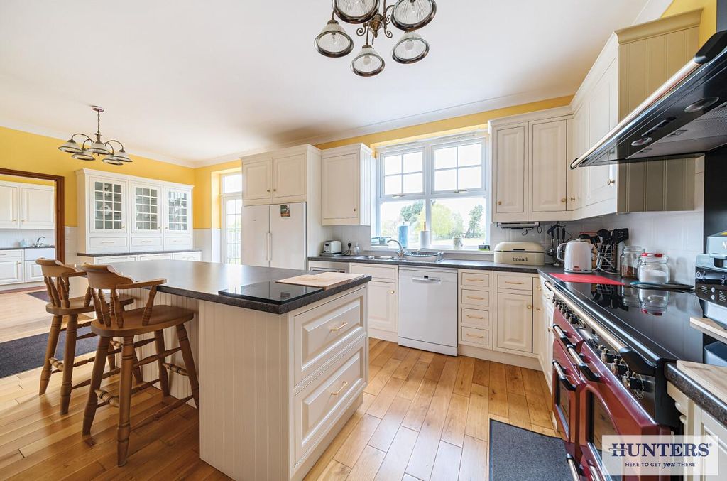 Property photo 3 of 27 2F5c84E2-E424-45c2-B680-Eb0Aa4Fa9516.Jpg