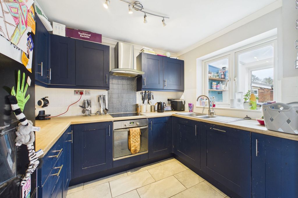 Property photo 2 of 16