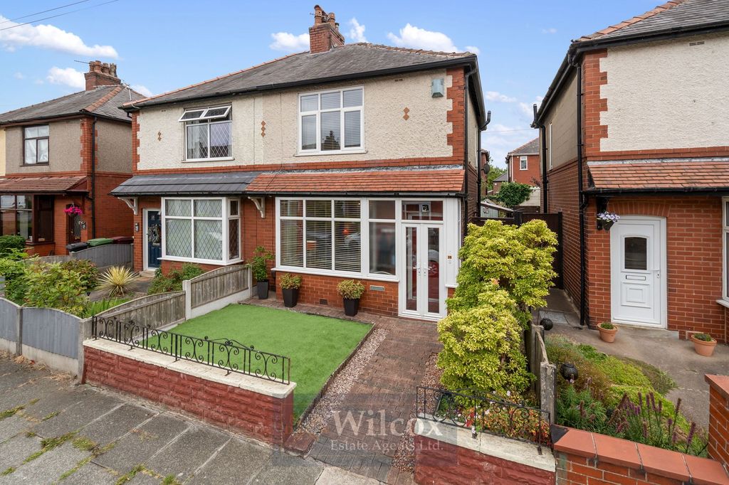Property photo 1 of 23