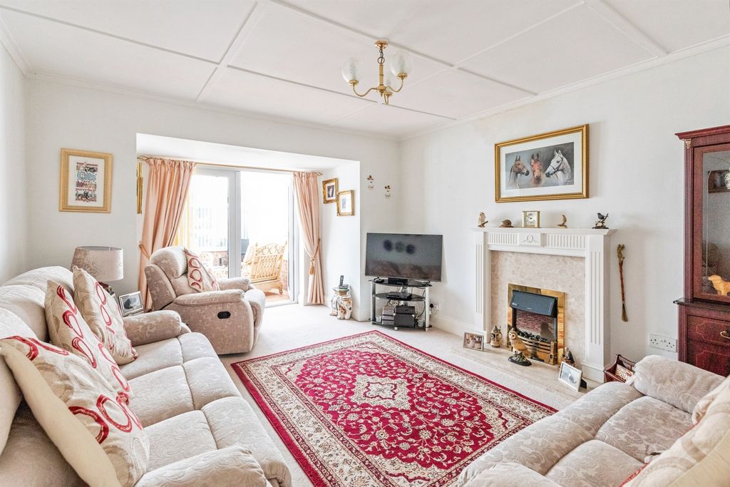 Property photo 2 of 19