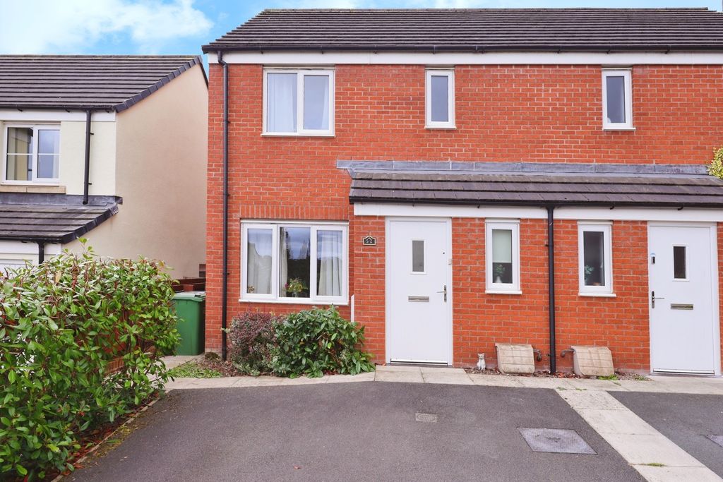 Property photo 1 of 10 External