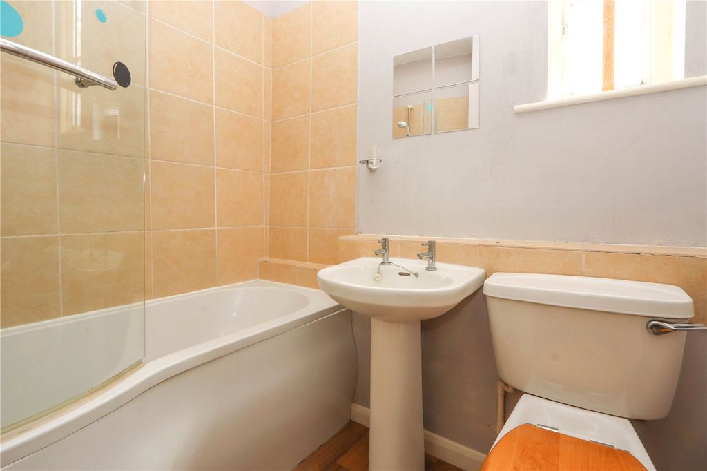 Property photo 3 of 6 Picture No. 18
