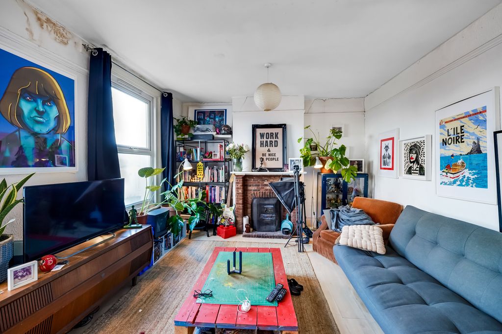 Property photo 3 of 9