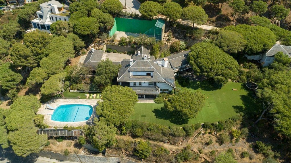 Property photo 3 of 37