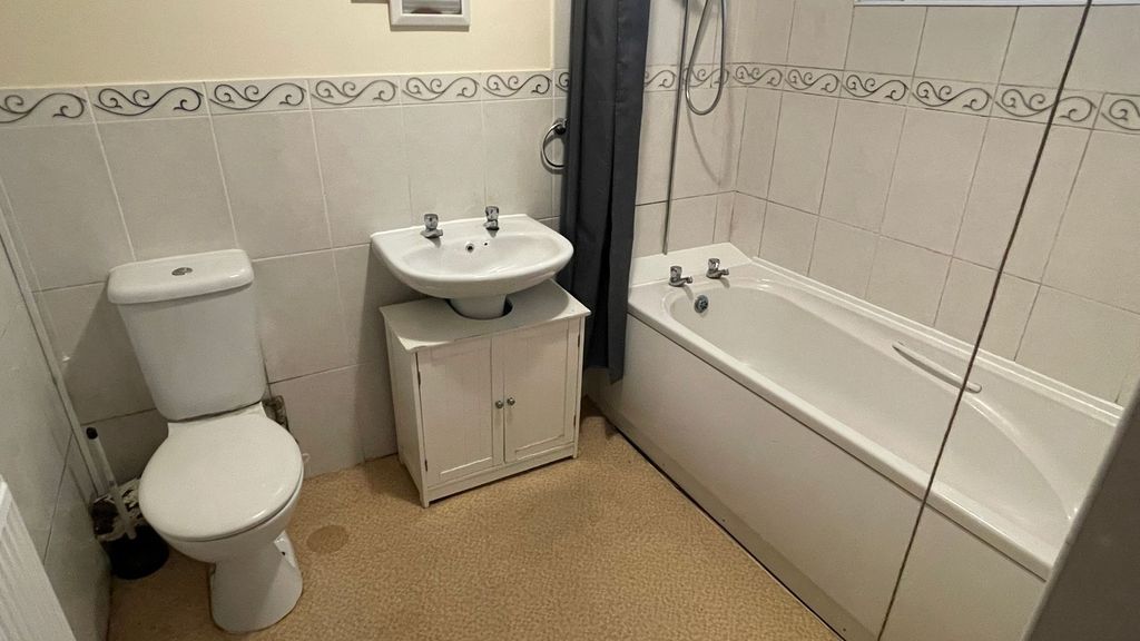 Property photo 3 of 5