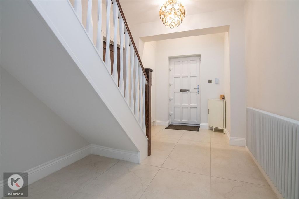 Property photo 3 of 24 Hallway