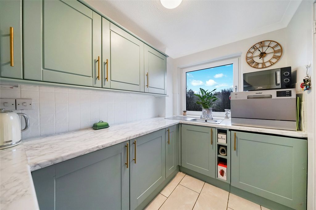 Property photo 3 of 25 Kitchen