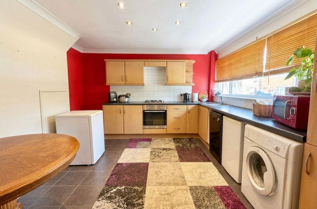 Property photo 2 of 7