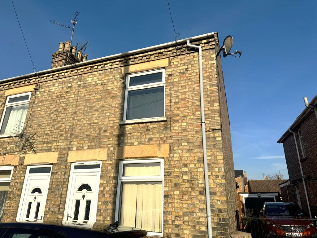 Property photo 1 of 2 Front