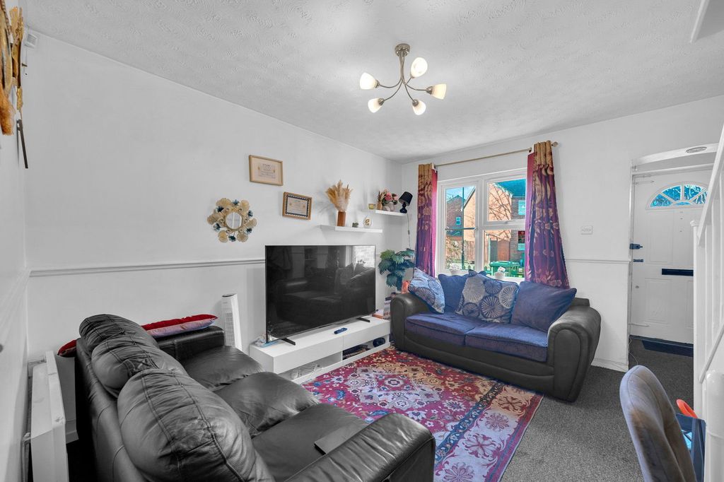 Property photo 3 of 11