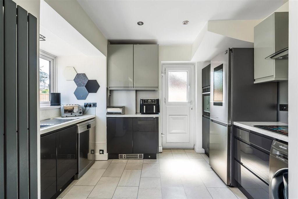 Property photo 2 of 25 5-Westlands-Way-25.Jpg