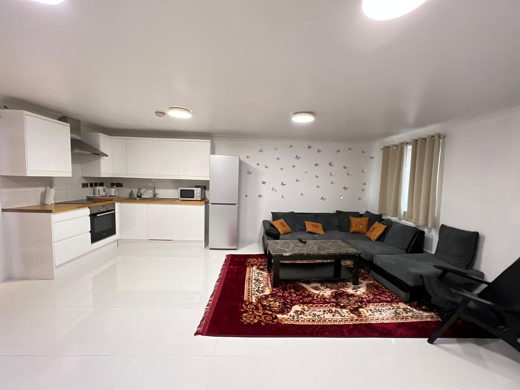 Property photo 2 of 8 Gallery