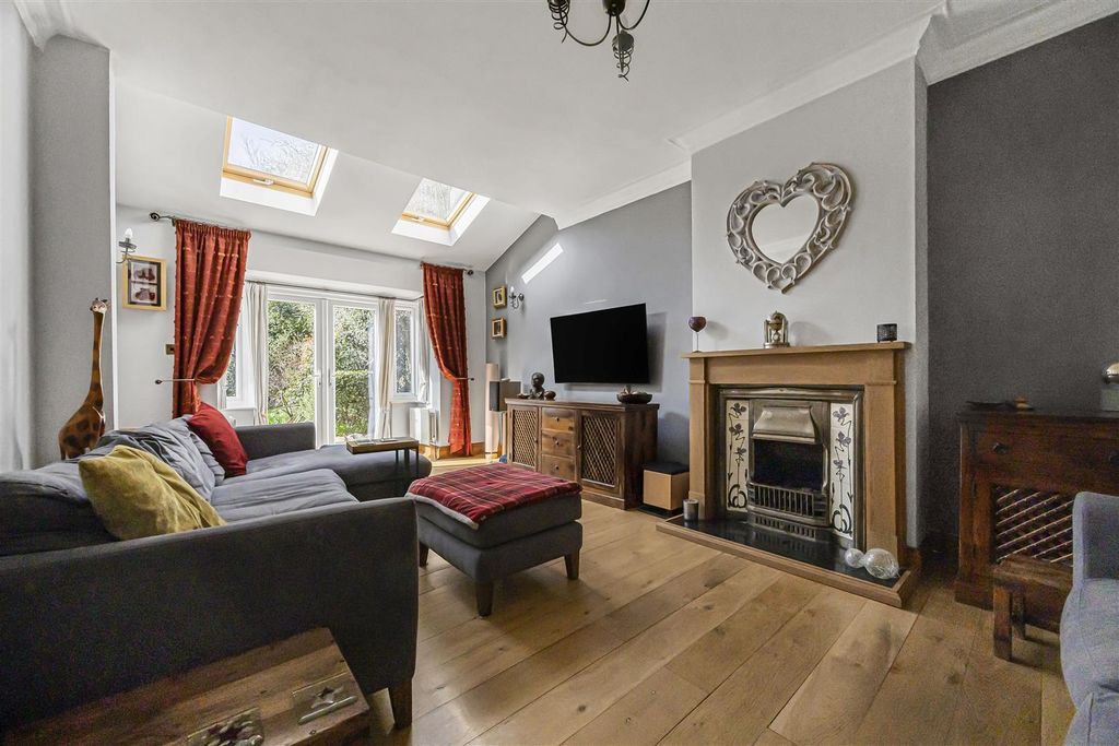 Property photo 2 of 32 27_74054.Jpg