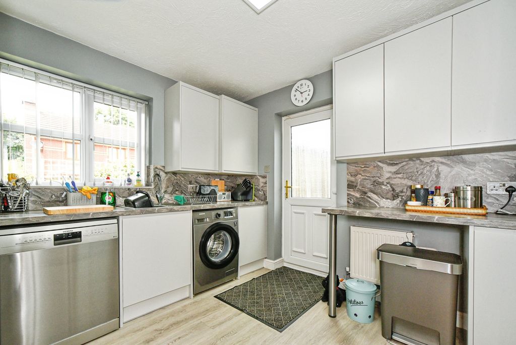 Property photo 3 of 22