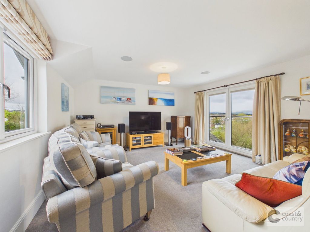 Property photo 2 of 36