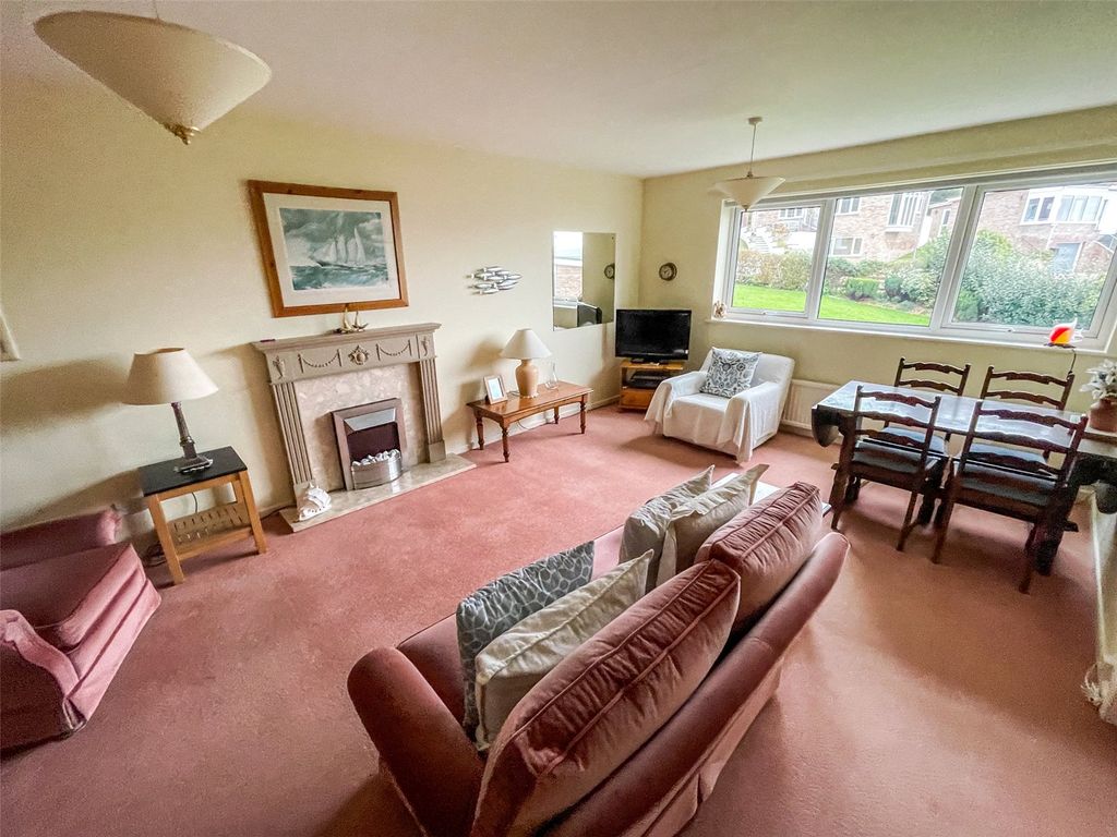 Property photo 3 of 8 Picture No. 06