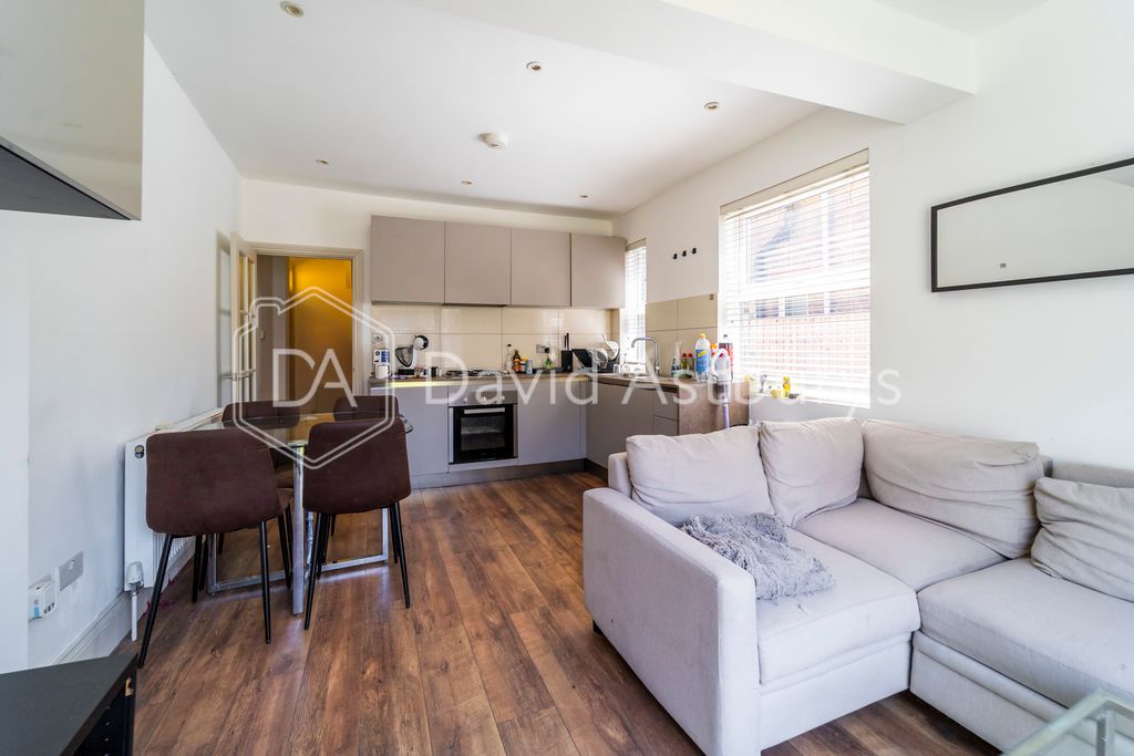 Property photo 3 of 11 Ndb06024