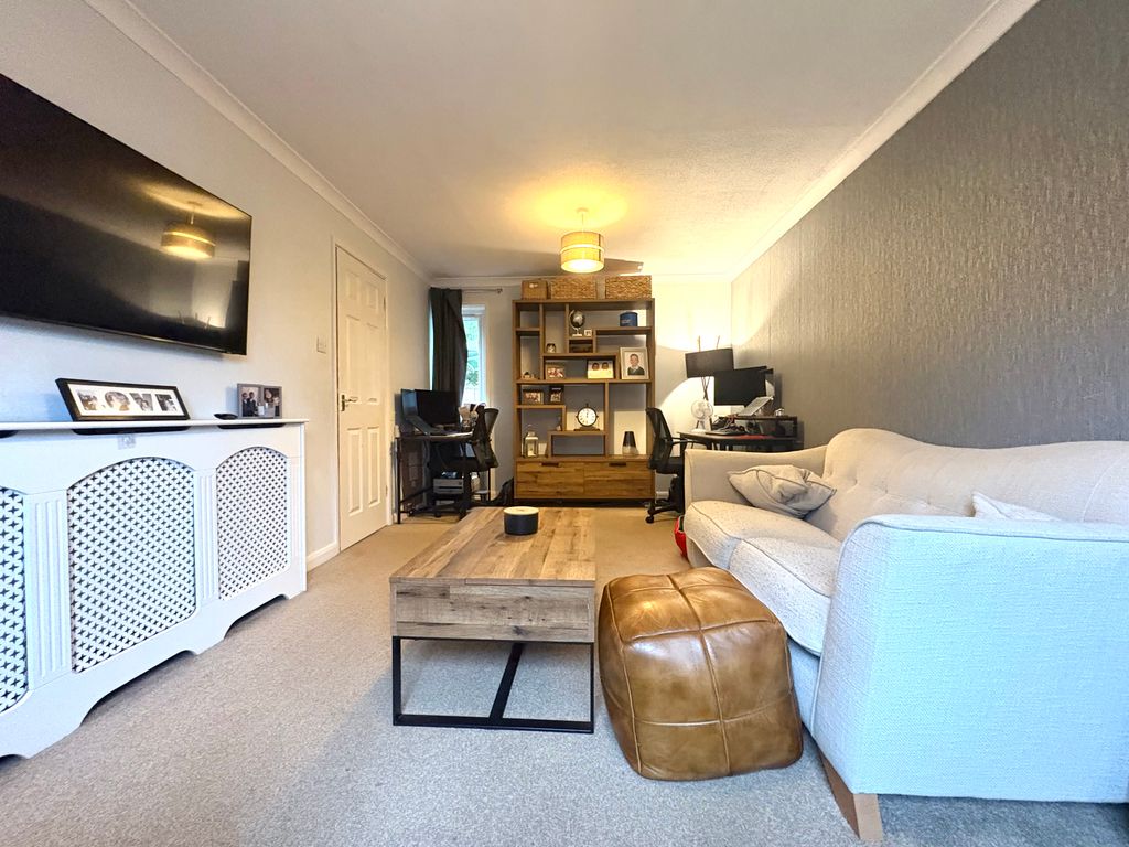 Property photo 3 of 16 Img_4876