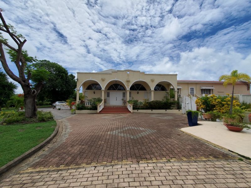 Property photo 1 of 32