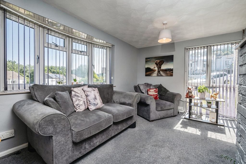 Property photo 3 of 18 Pbox-Img.Jpg