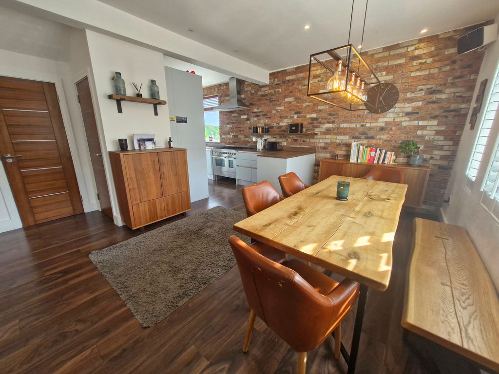 Property photo 3 of 21 Dining Room