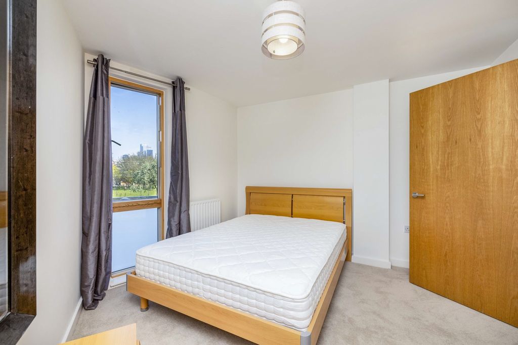 Property photo 2 of 14 Bedroom