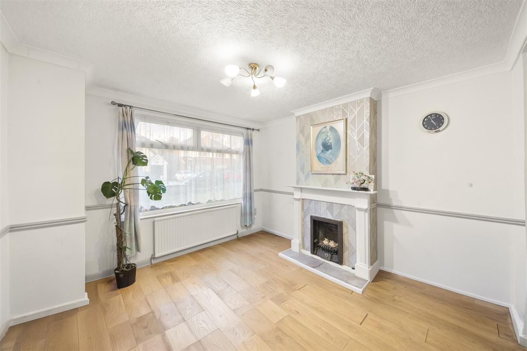 Property photo 2 of 14