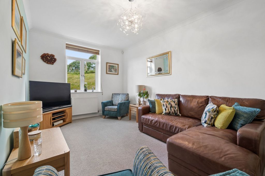 Property photo 2 of 24