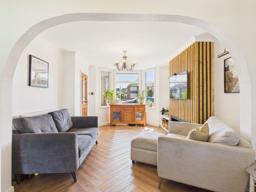 Property photo 3 of 10 5191296