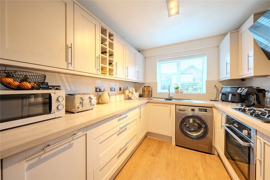 Property photo 3 of 23 Picture No. 96