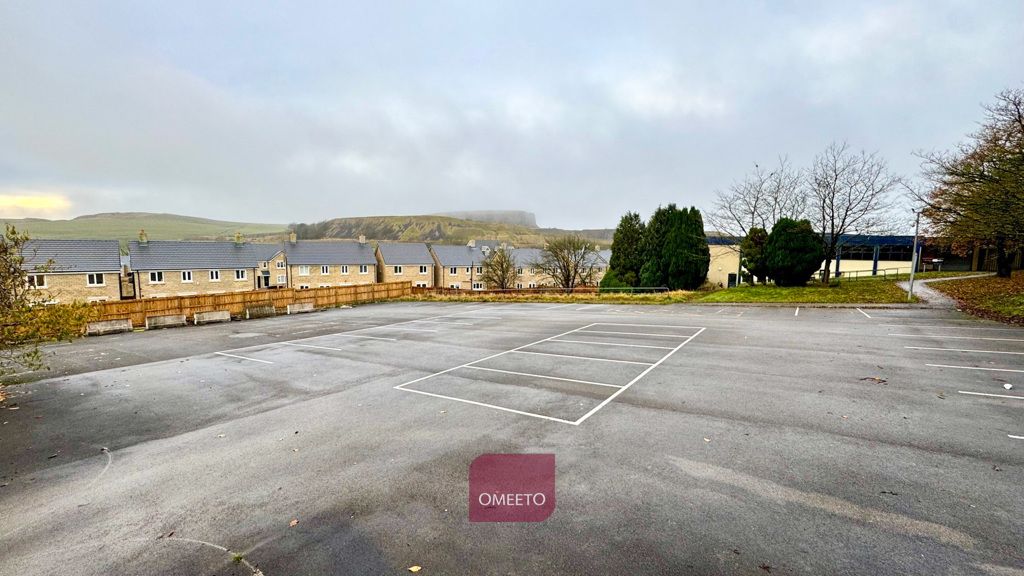 Property photo 3 of 9 Car Park