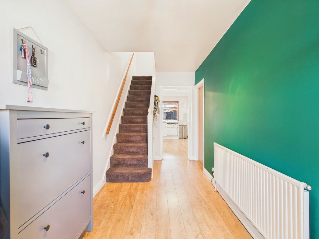 Property photo 2 of 18 5531932