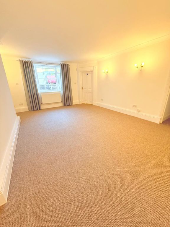 Property photo 2 of 9 83d86d9d-0cc3-4A19-Ab0E-9097936d11cc