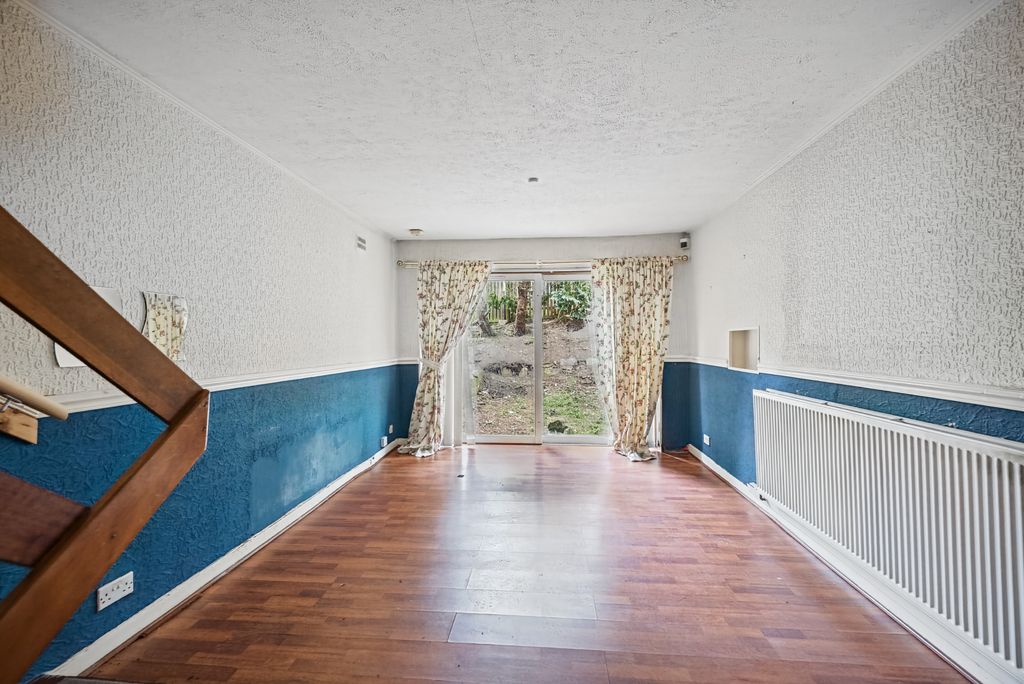 Property photo 3 of 37